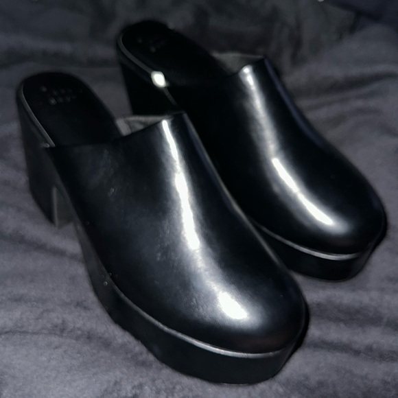 Heels - Picture 1 of 6